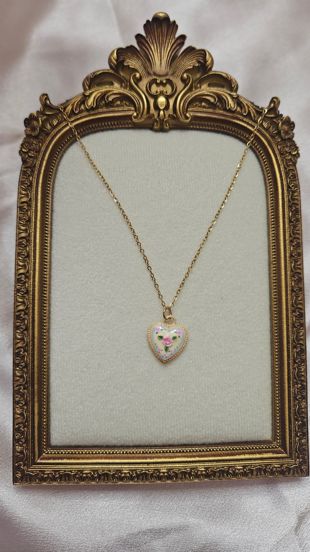 Rosebud heart necklace 🌹