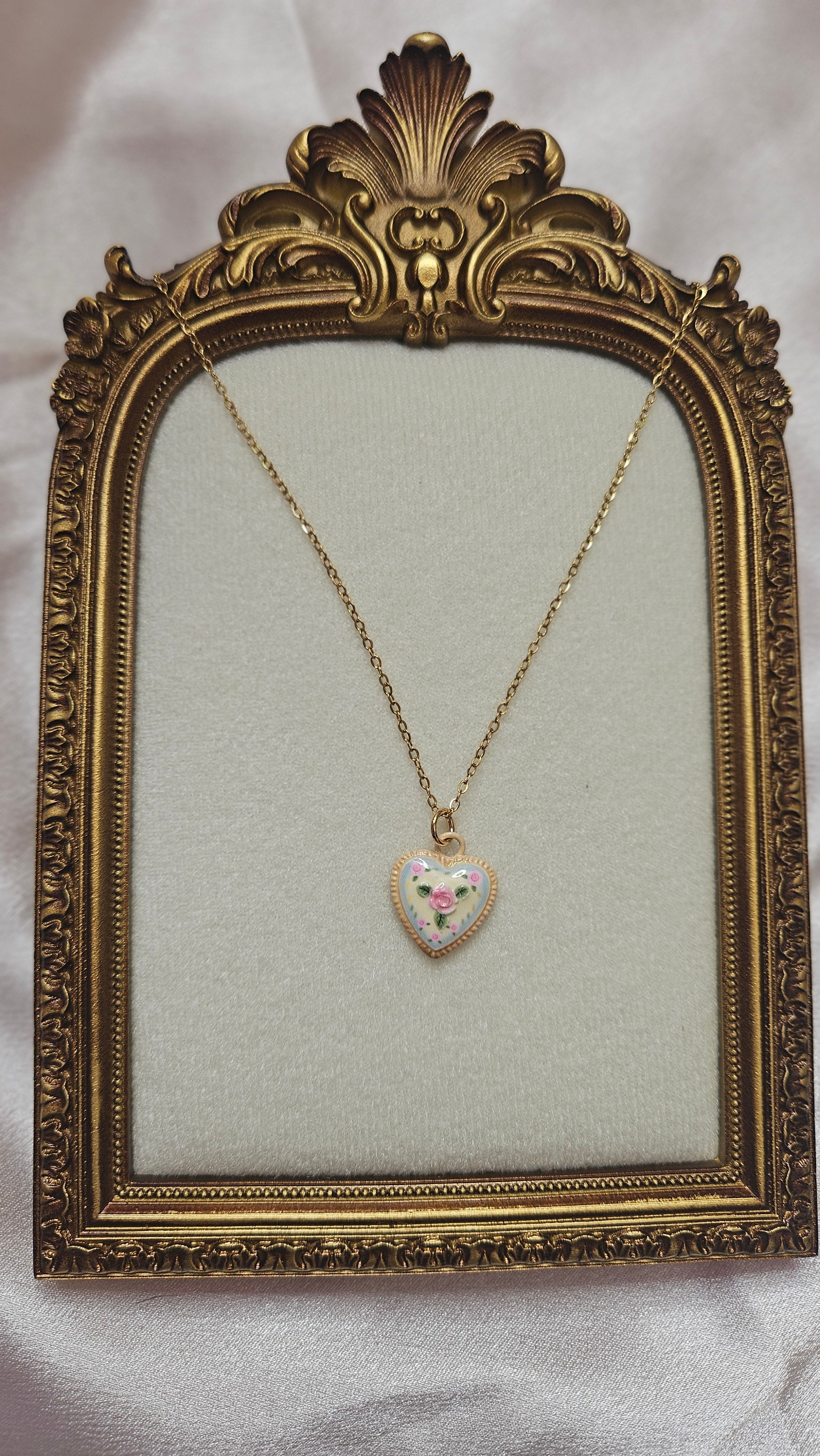 Rosebud heart necklace 🌹