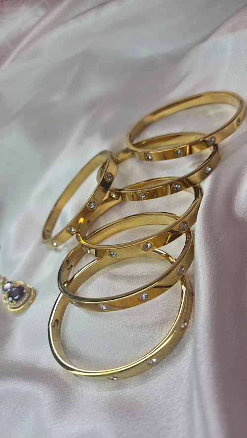 18K Gold Luxe Love Bangle